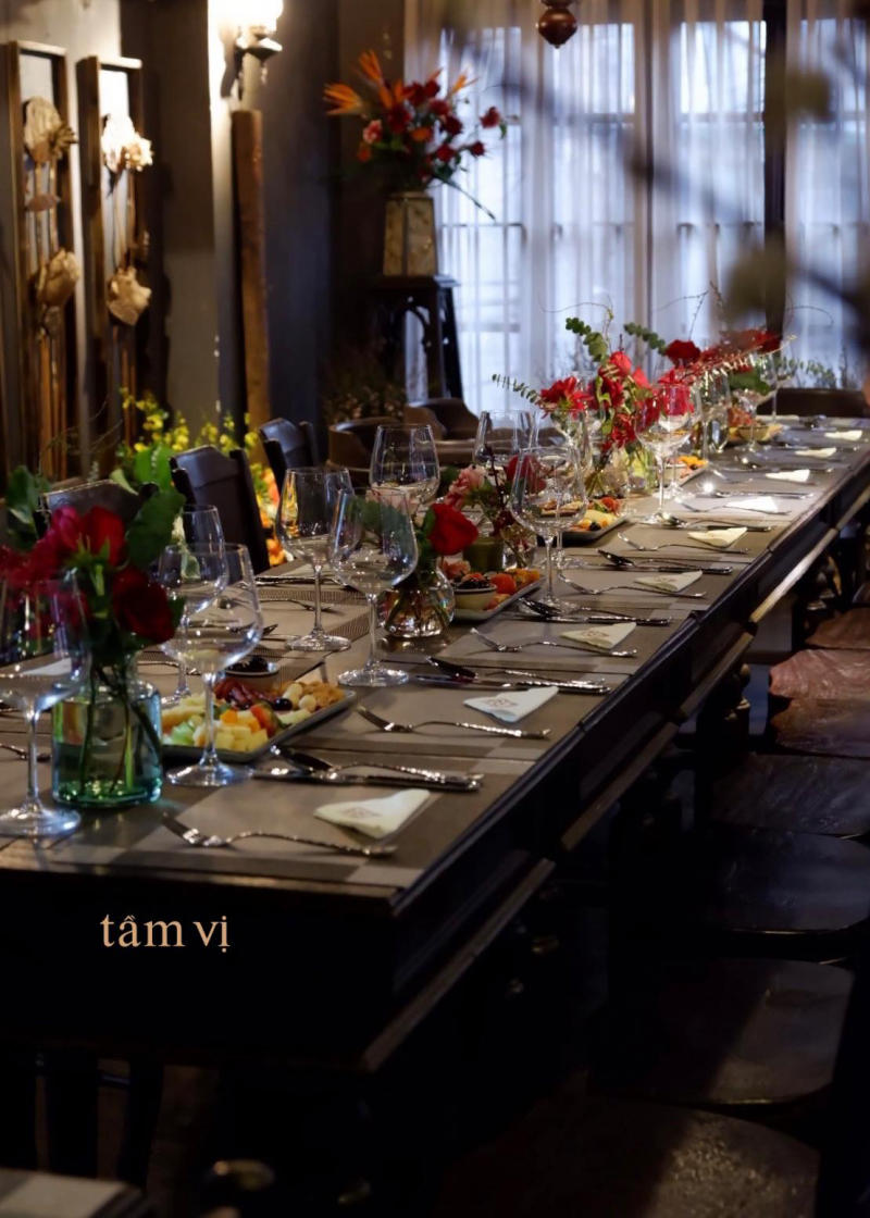 What's special about Tam Vi restaurant that just received 1 Michelin star? ten
