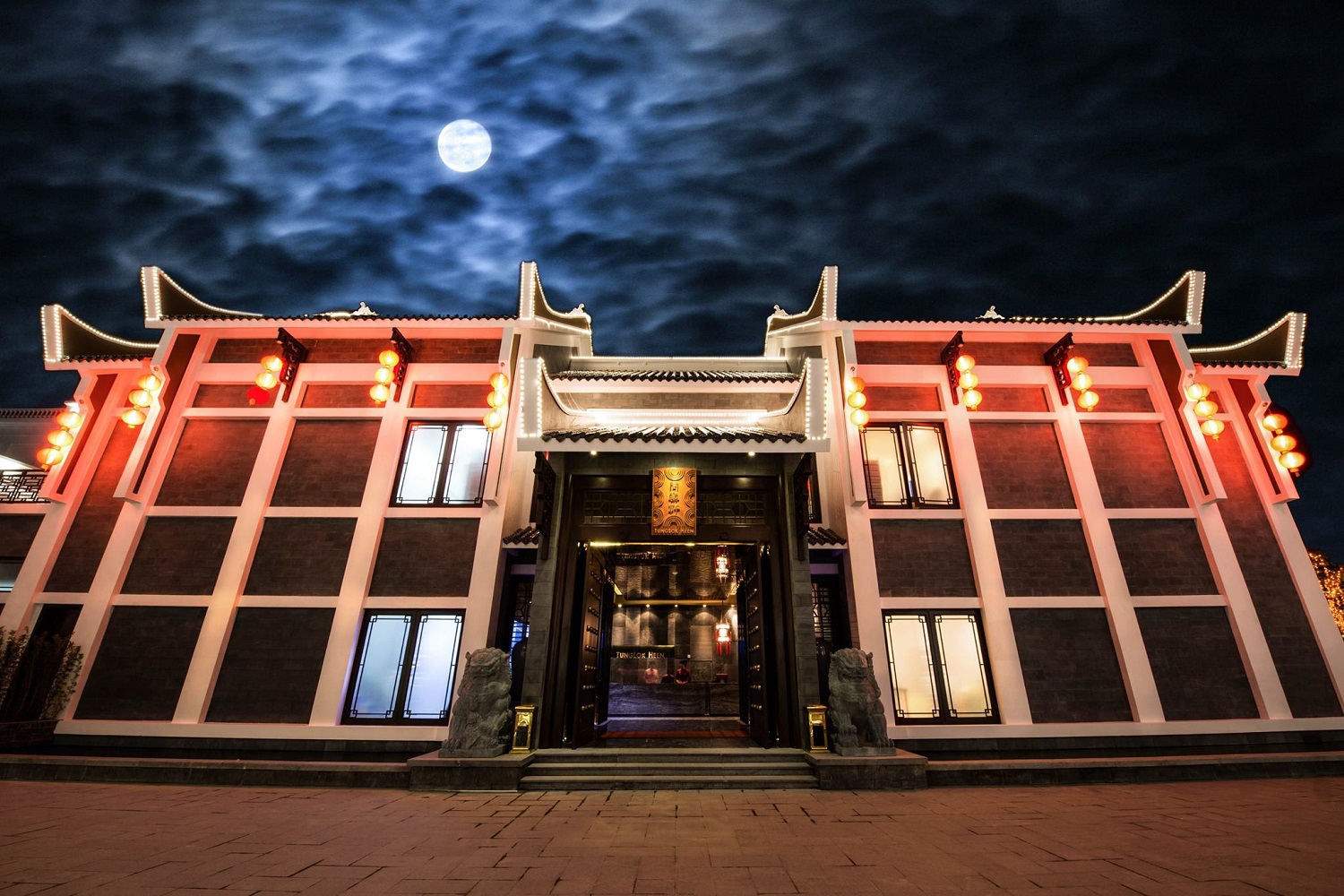 TungLok Heen Restaurant specializes in the most classy Chinese dishes in the capital