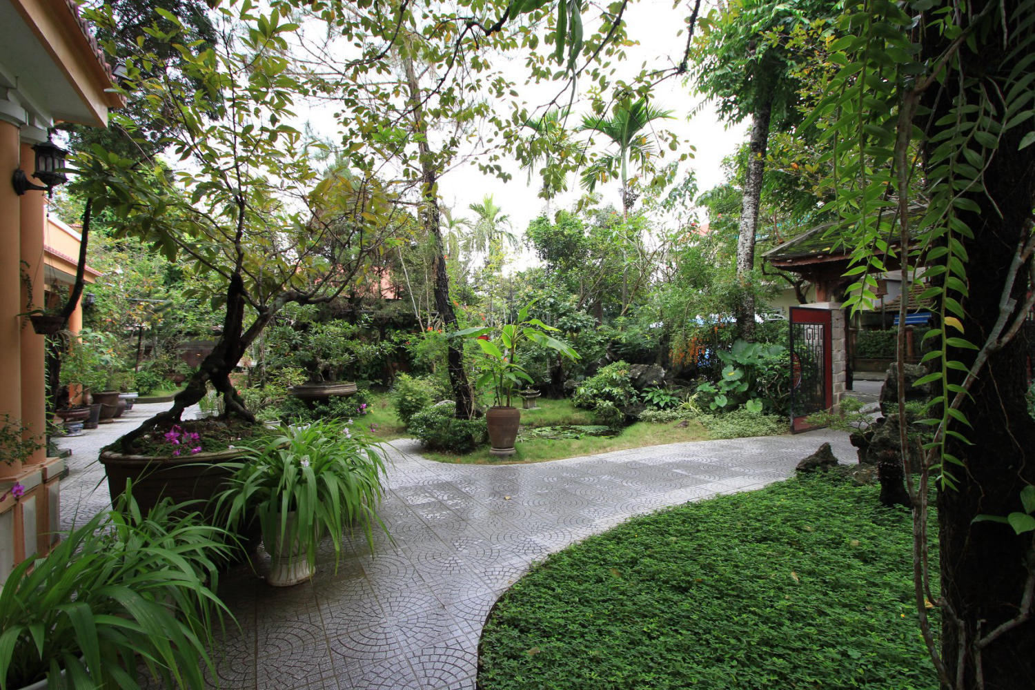 Y Thao Garden House - A space to enjoy extremely ancient Hue cuisine 2