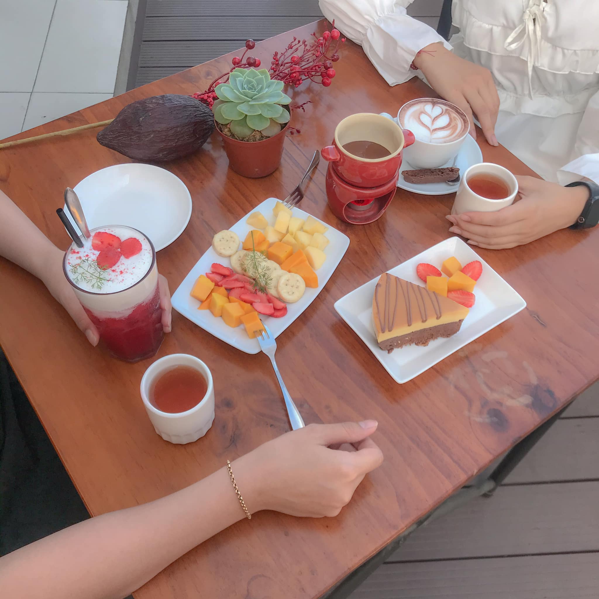 Sip a cup of authentic chocolate at Japanese-style Cacaoken Coffee Da Lat 13