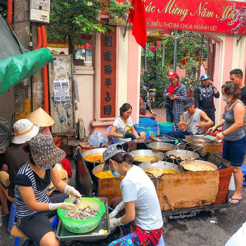 Delicious Hanoi donut shops you should visit 8