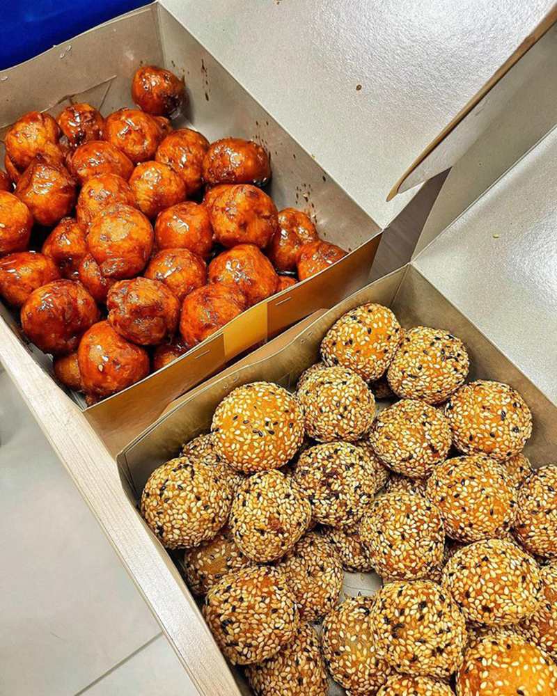 Delicious Hanoi donut shops you should visit 2