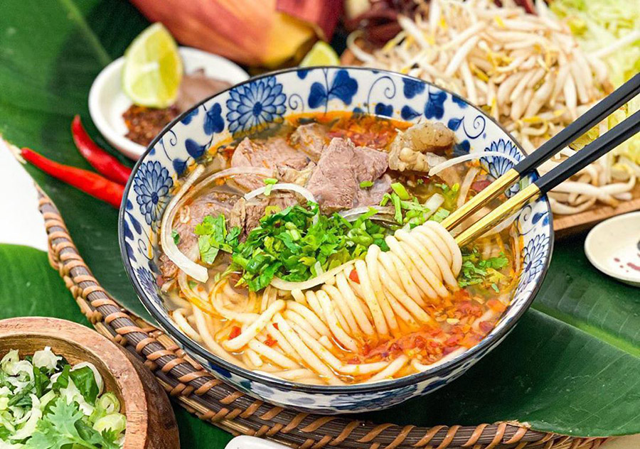 Hue night dishes are most loved by the people of the ancient capital 7