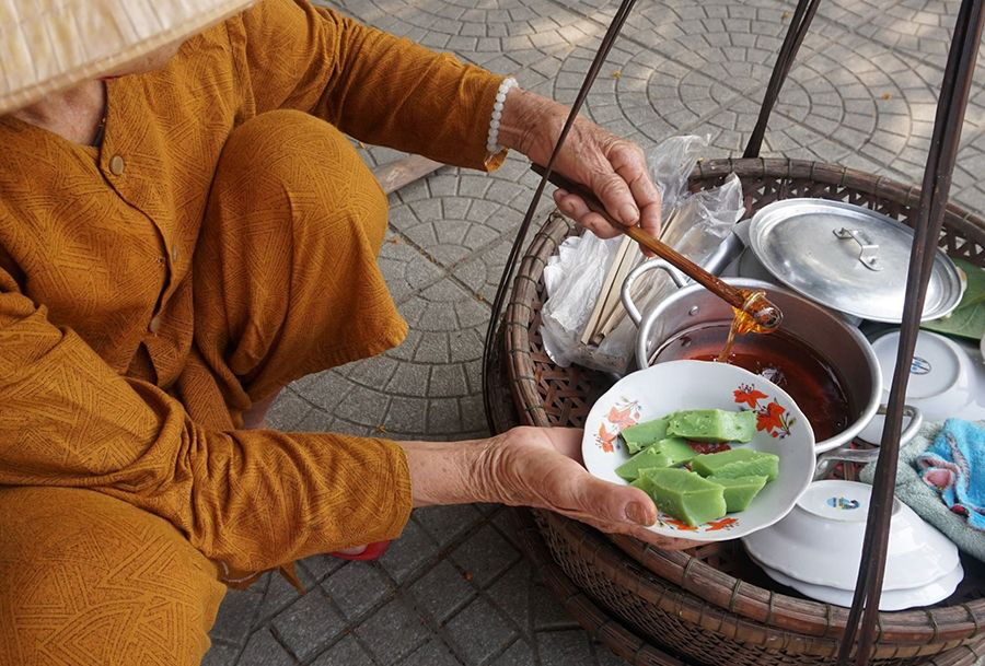 Delicious Hue dishes that make the reputation of the ancient capital's cuisine 4