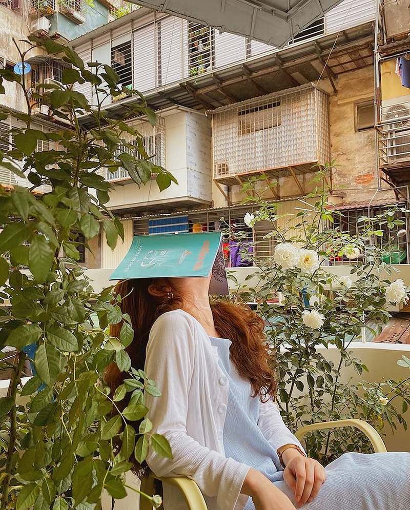 Coffee shops in Hanoi are hidden in the middle of old apartment buildings 4