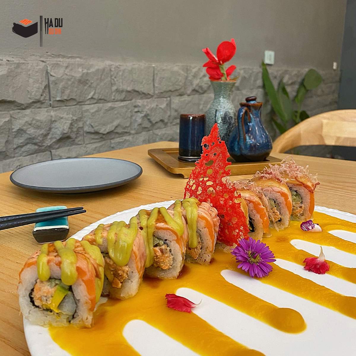 Get full immediately with the menu of +200 delicious and attractive dishes at Hadu Sushi 7