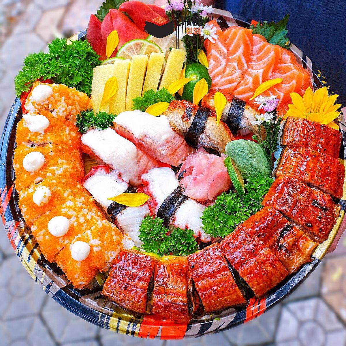 Get full immediately with the menu of +200 delicious and attractive dishes at Hadu Sushi 26