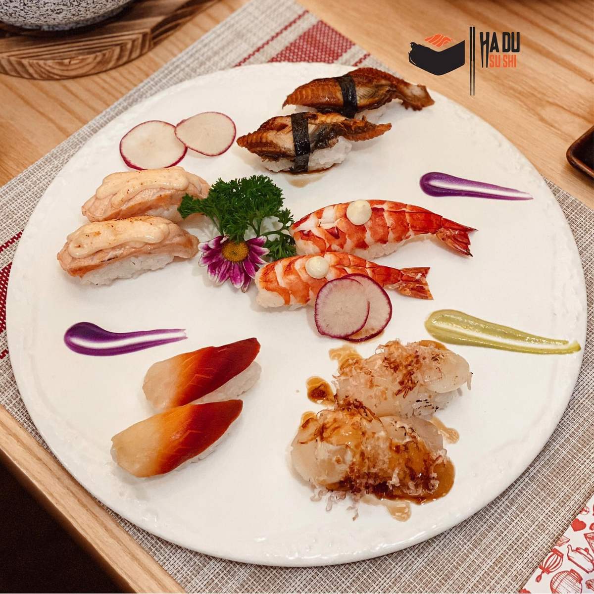 Get full immediately with the menu of +200 delicious and attractive dishes at Hadu Sushi 28