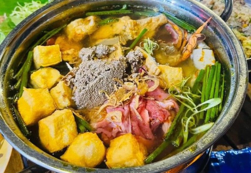 Save now 8 locations for delicious crab and beef hotpot in Saigon 4