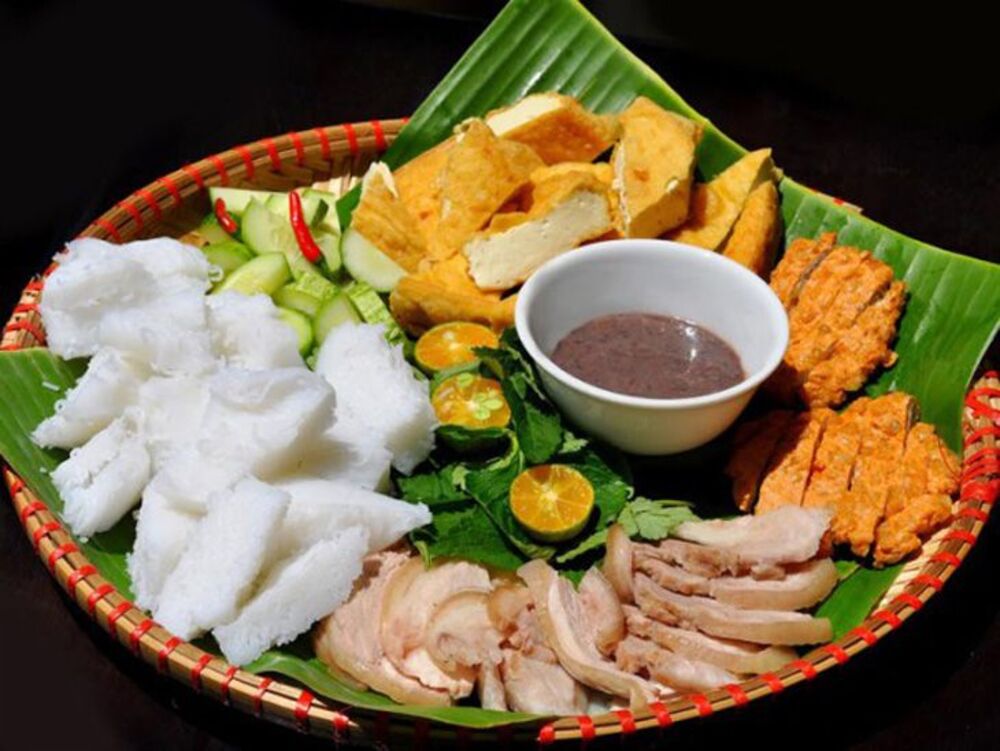 Bombardment of 7 vermicelli shops with tofu and shrimp paste in Hanoi caused trauma 2