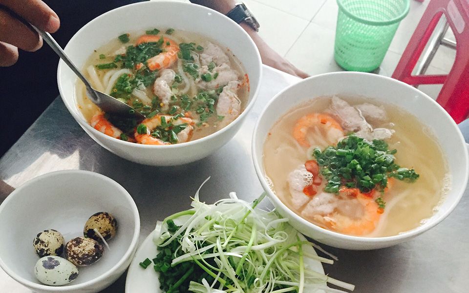 Bombardment of Mrs. Doi's famous and delicious banh canh shop in Hue 6