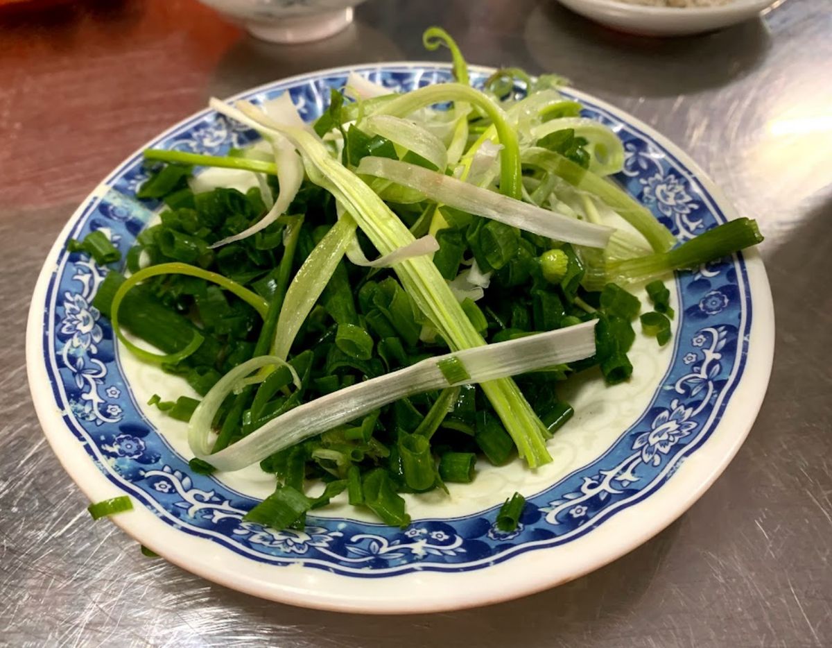 Bombardment of Mrs. Doi's famous and delicious banh canh shop in Hue 11