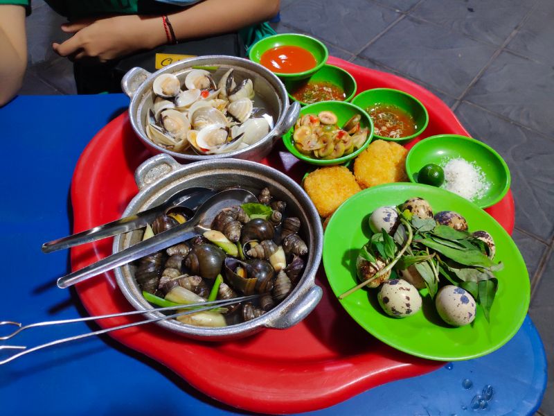 Enjoy boiled snails in Hanoi with top 15 famous delicious restaurants 7