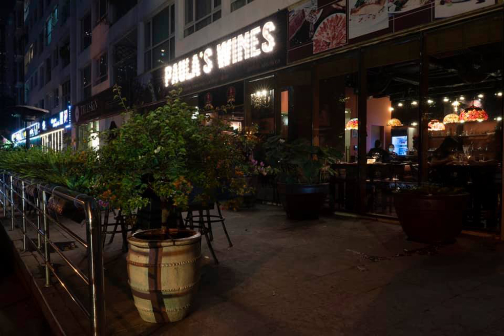Paula's Wines - Paradise of premium wine and cigars 3
