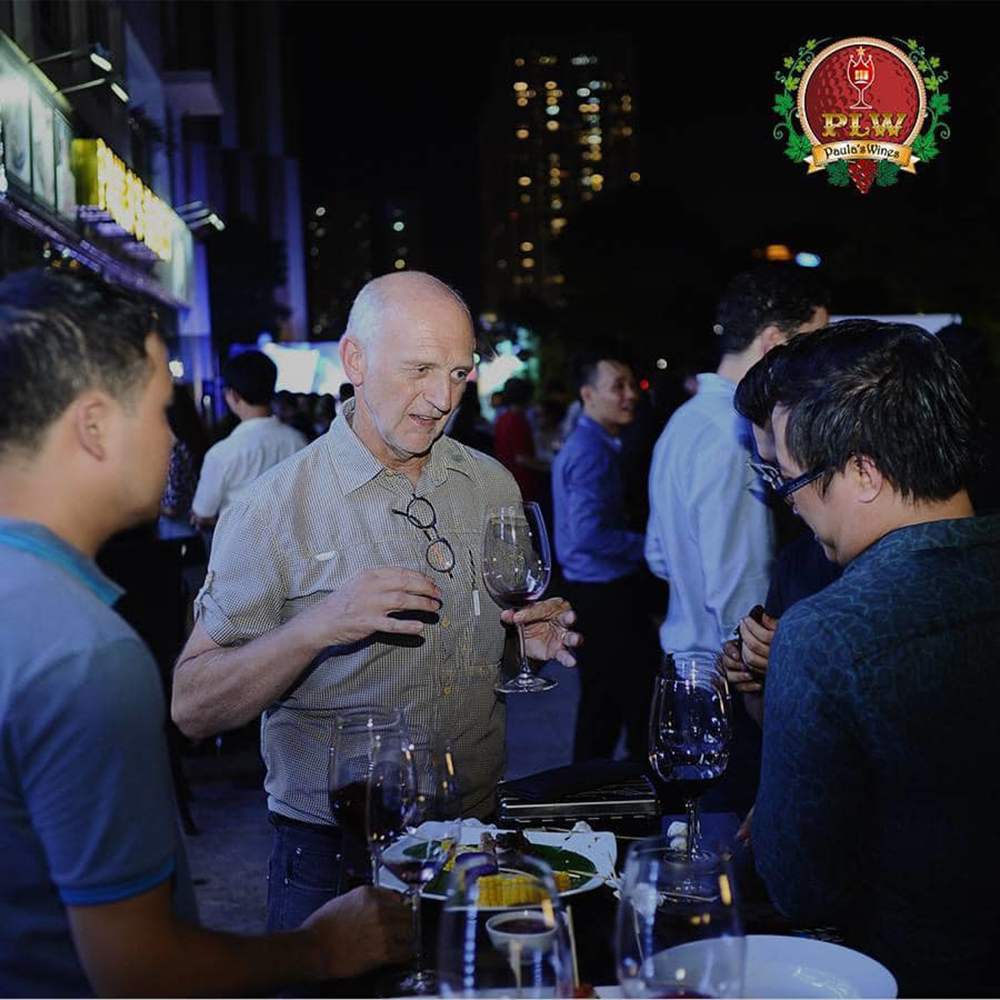Paula's Wines - Paradise of premium wine and cigars 5