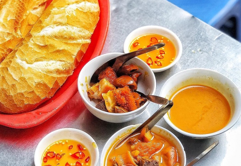 Save now the top 7 delicious Pha Lau restaurants in District 4 2