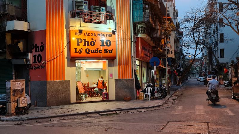 Pho 10 Ly Quoc Su, the quintessence of traditional Vietnamese cuisine 2