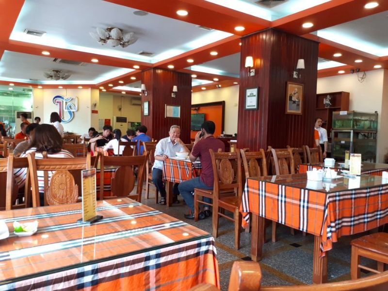 Pho 10 Ly Quoc Su, the quintessence of traditional Vietnamese cuisine 3