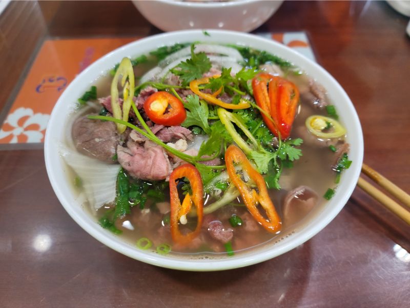 Pho 10 Ly Quoc Su, the quintessence of traditional Vietnamese cuisine 4