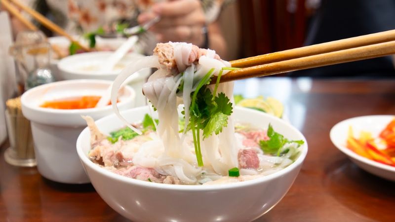 Pho 10 Ly Quoc Su, the quintessence of traditional Vietnamese cuisine 6