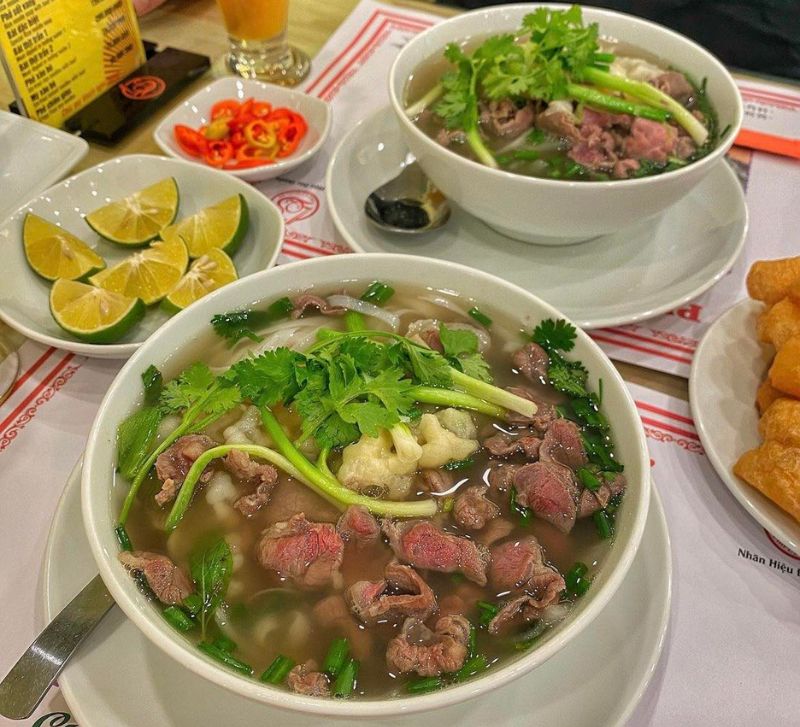 Pho 10 Ly Quoc Su, the quintessence of traditional Vietnamese cuisine 7