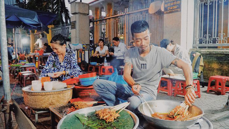 Famous Saigon culinary neighborhoods near and far 9