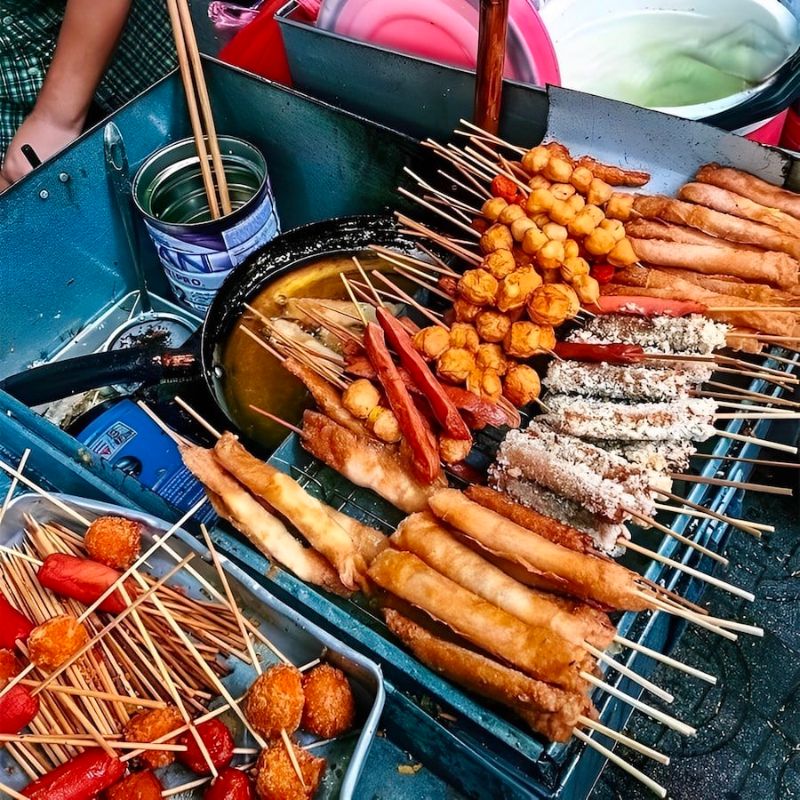 Explore 15 culinary streets of Hanoi with all kinds of delicious specialties 2