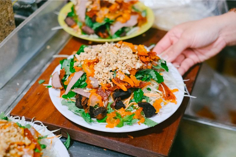 Explore 15 culinary streets of Hanoi with all kinds of delicious specialties 6