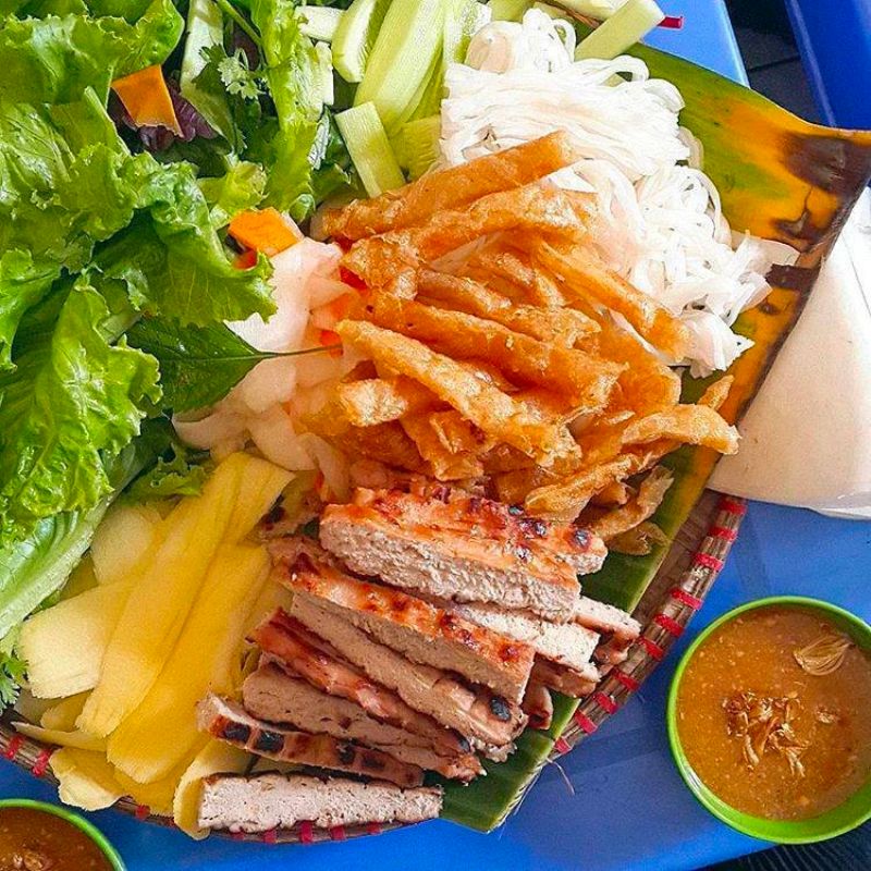 Explore Hanoi's 15 culinary streets with all kinds of delicious specialties