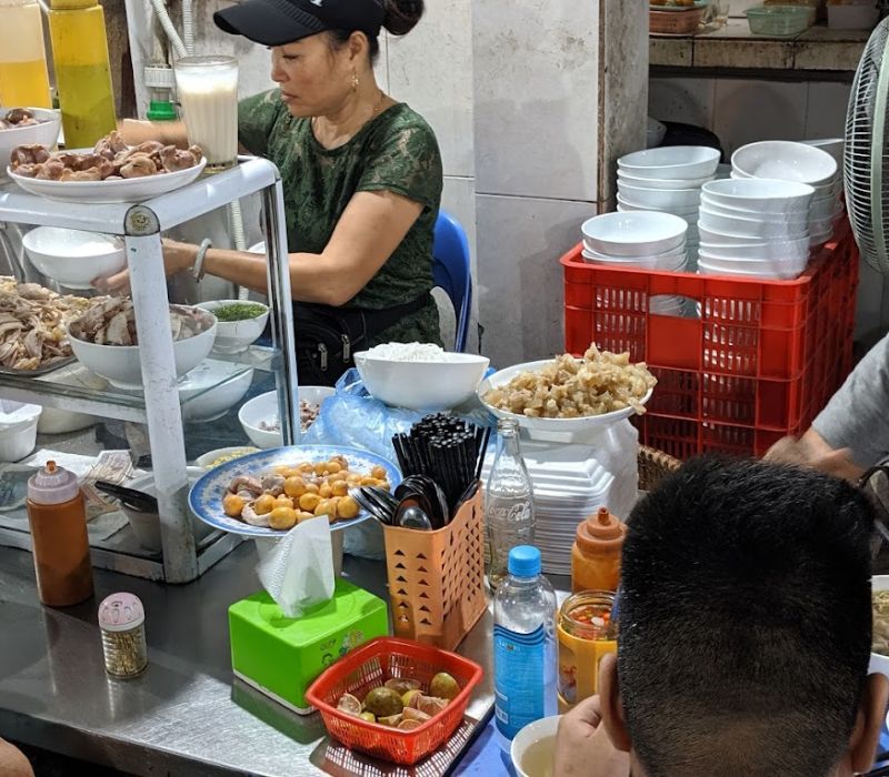 List of 10 unique beef pho restaurants with wine sauce in Hanoi 9
