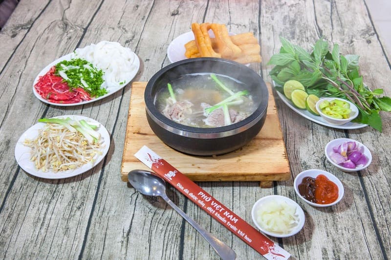 Top 6 stone bowl pho restaurants in Saigon that attract diners who forget the way home 4