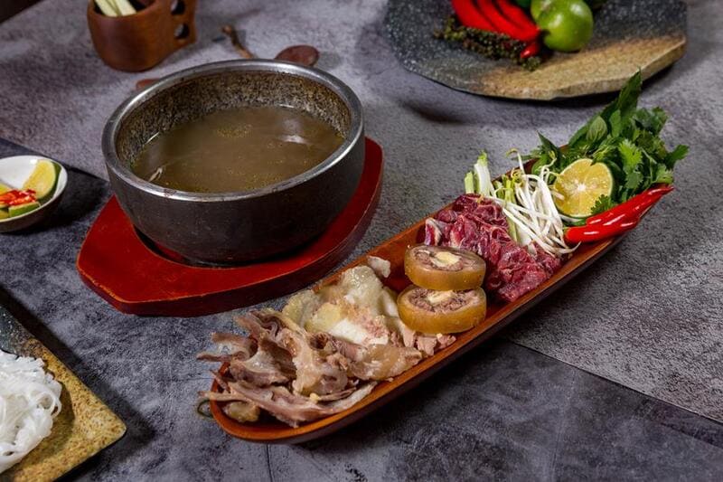 Top 6 stone bowl pho restaurants in Saigon that attract diners who forget the way back 8