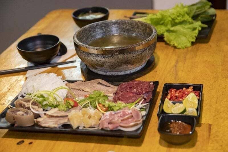 Top 4 stone bowl pho restaurants in Da Lat with unique cooking styles 3