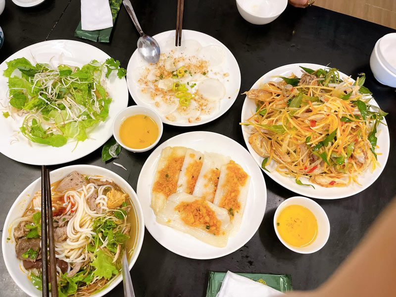 Scanning 15 delicious restaurants in District 3 for teams who love to explore cuisine 11