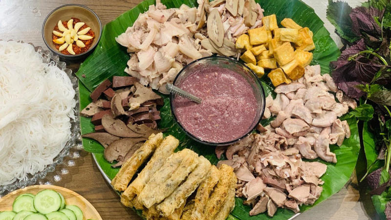 Delicious restaurants in Saigon that captivate the hearts of the most demanding diners 8