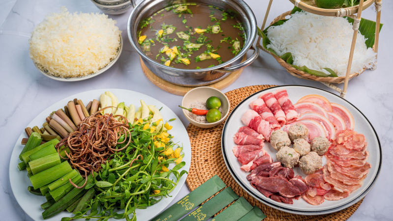 Delicious restaurants in Saigon that captivate the hearts of the most demanding diners 11