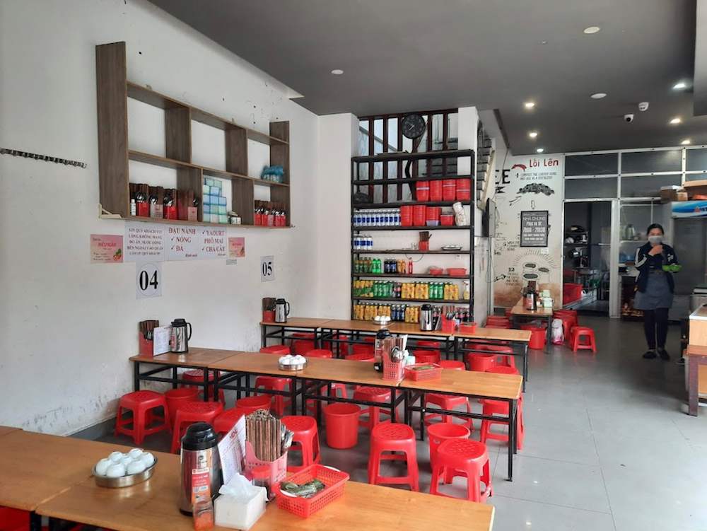 Nha Chung Banh Can Restaurant - Only has eggs and dough dipped in fish sauce but is strangely attractive 3