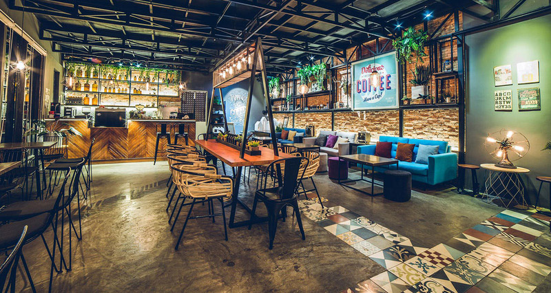 Top 10 bars in District 1 that are most vibrant and attractive to young people 2