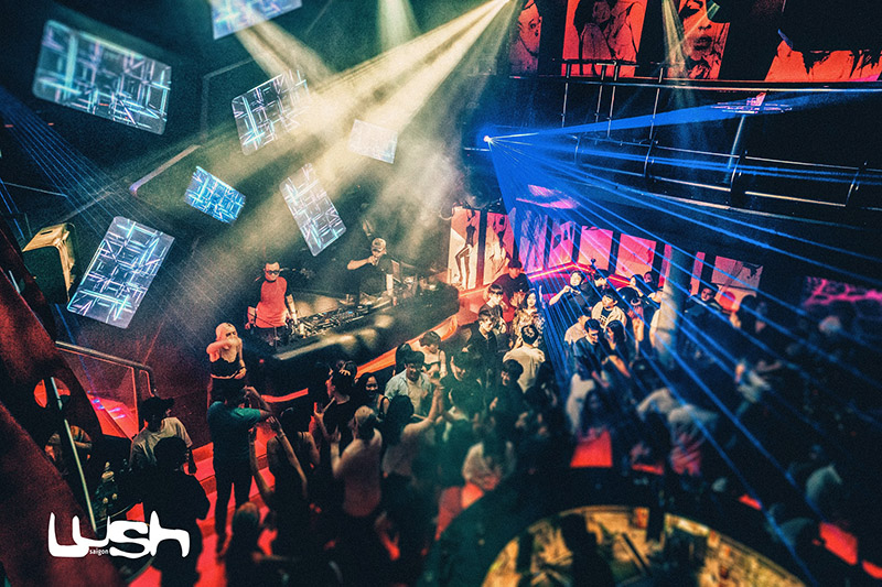 Top 10 bars in District 1 that are most vibrant and attractive to young people 6