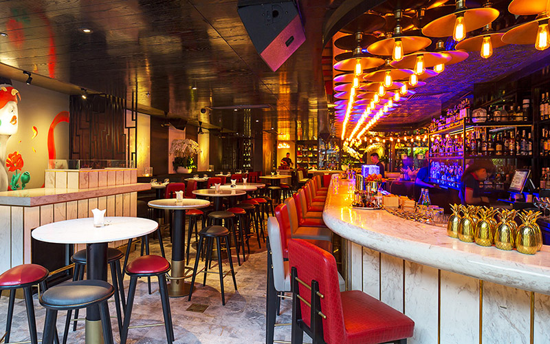 Top 10 bars in District 1 that are most vibrant and attractive to young people 11