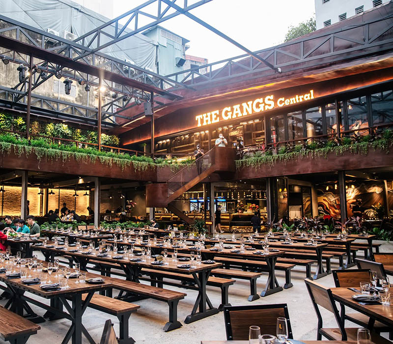 Top 10 bars in District 1 that are most vibrant and attractive to young people 9