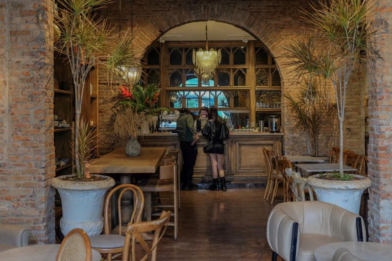 When you go to the coffee shops in District 3, you're sure to have pretty photos to bring home 14