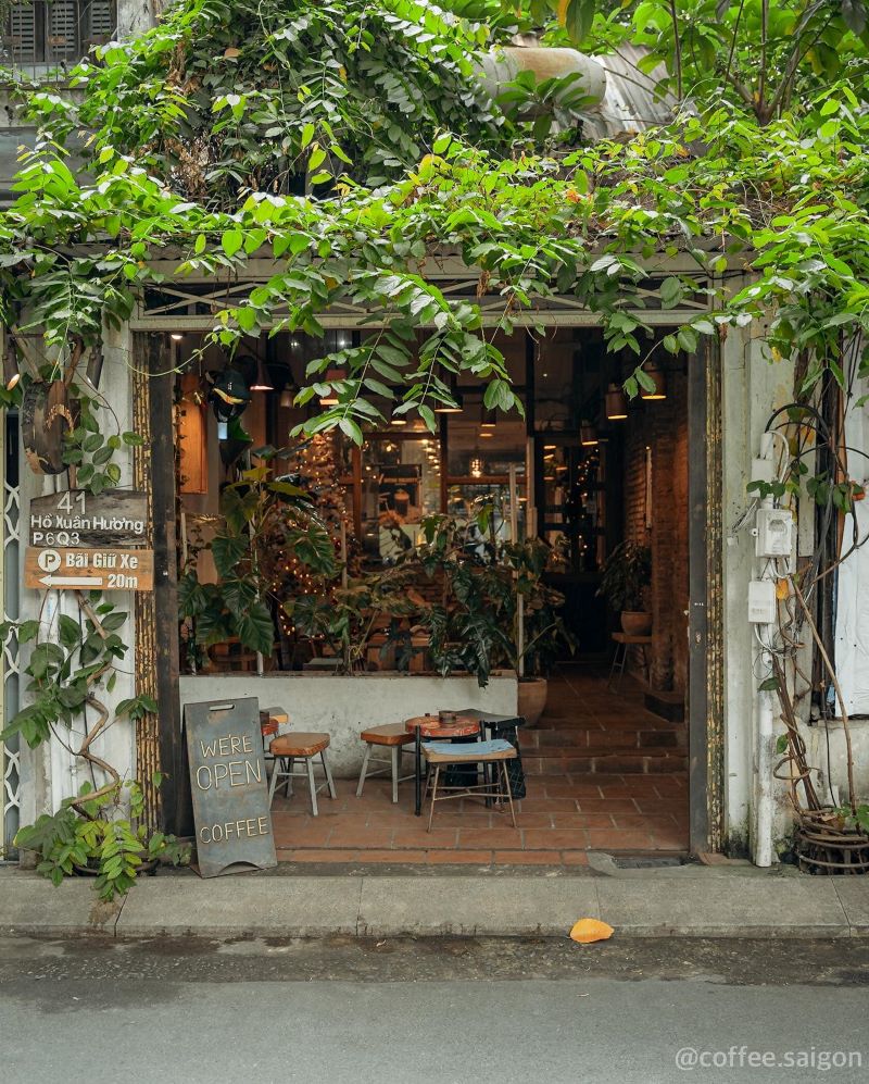 When you go to the coffee shops in District 3, you'll always have pretty photos to take home