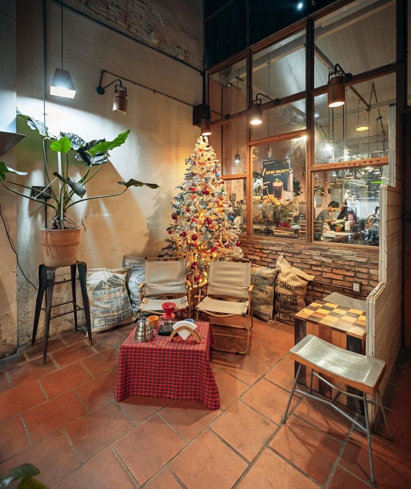 When you go to the coffee shops in District 3, you're sure to have pretty photos to take home