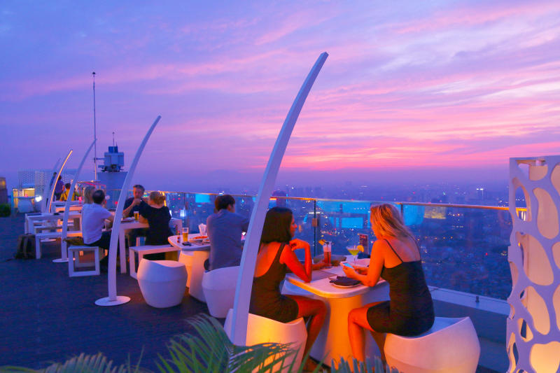 Top 10 beautiful cafes in Hanoi with beautiful space 10