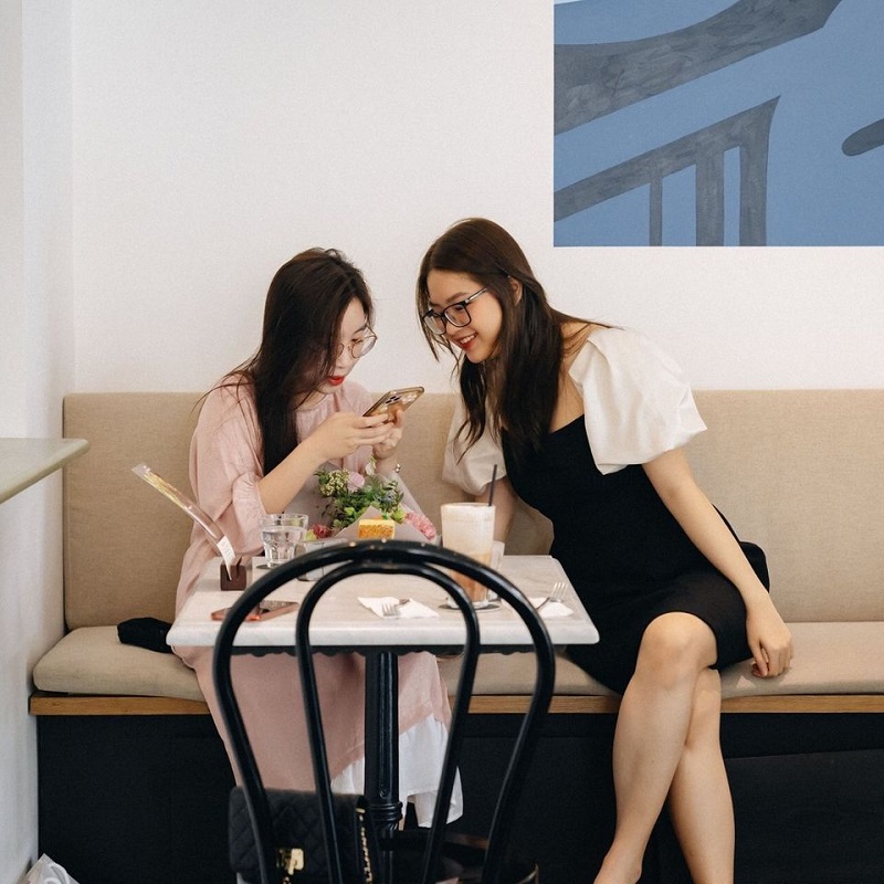 Top 14 beautiful cafes in Saigon that impress with space 7