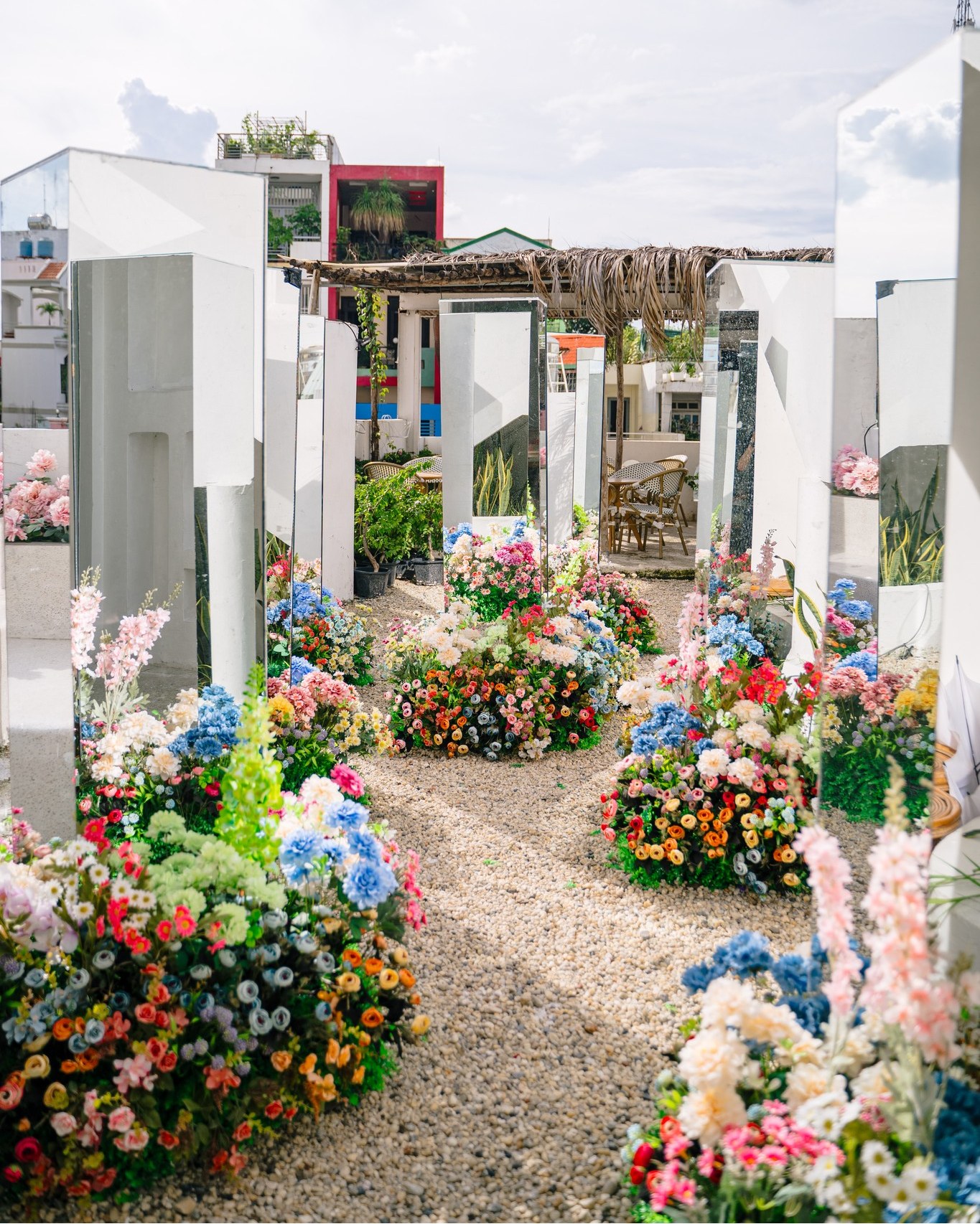 Save now the top 10 extremely beautiful cafes in District 10 that make people fall in love 3