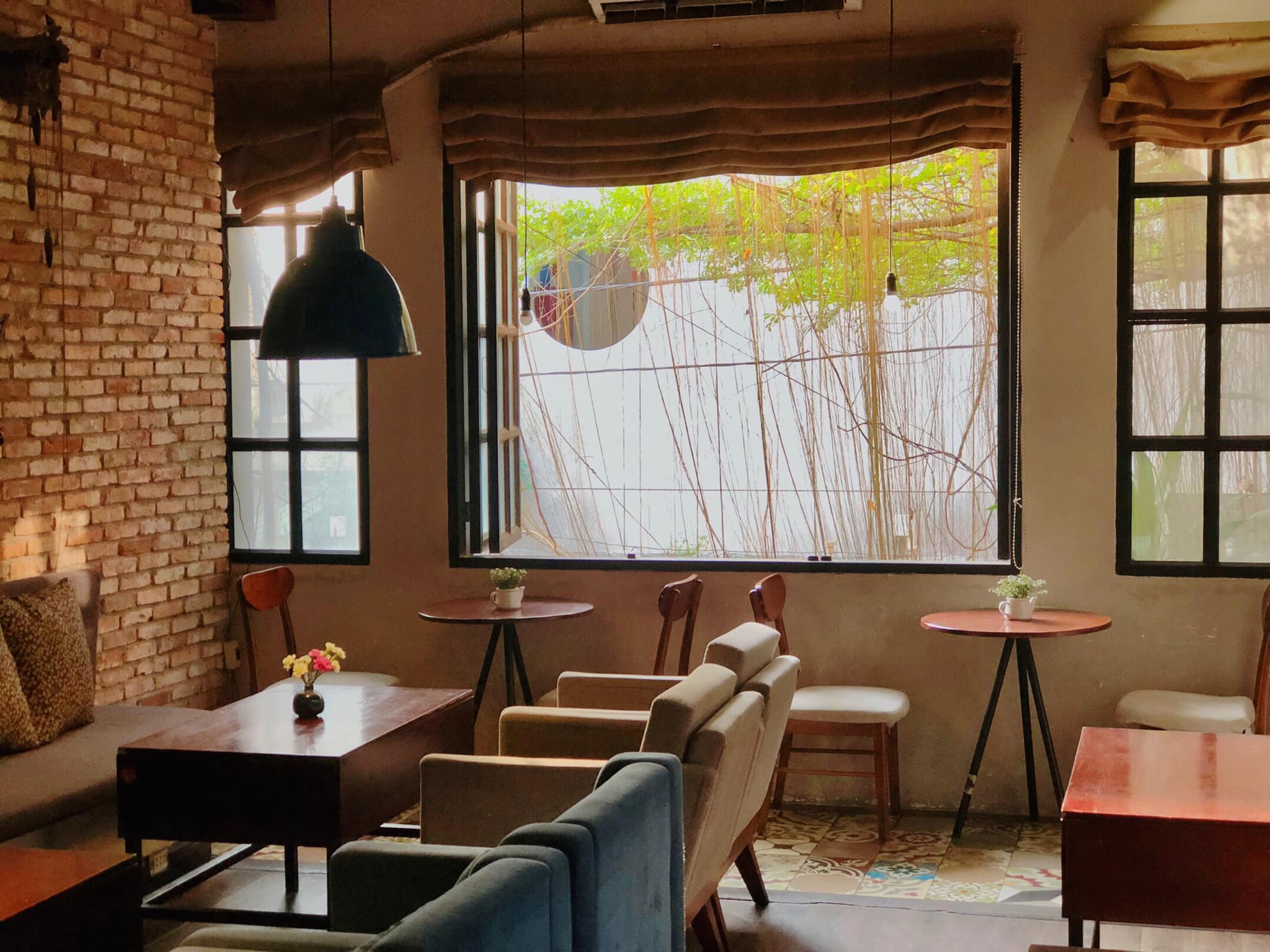 Save now the top 10 extremely beautiful cafes in District 10 that make people fall in love 17