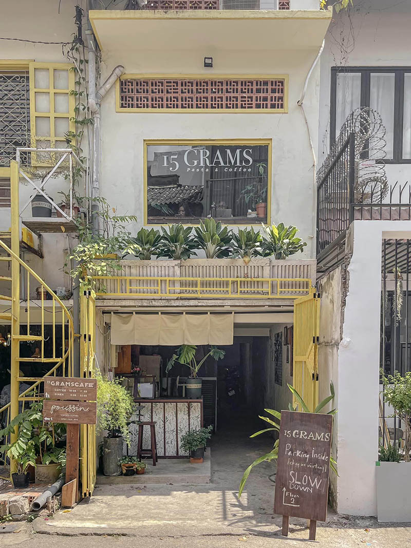 Quiet cafes in District 1 for introverted teams 8