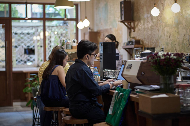 Quiet cafes in District 1 for introverted teams 6